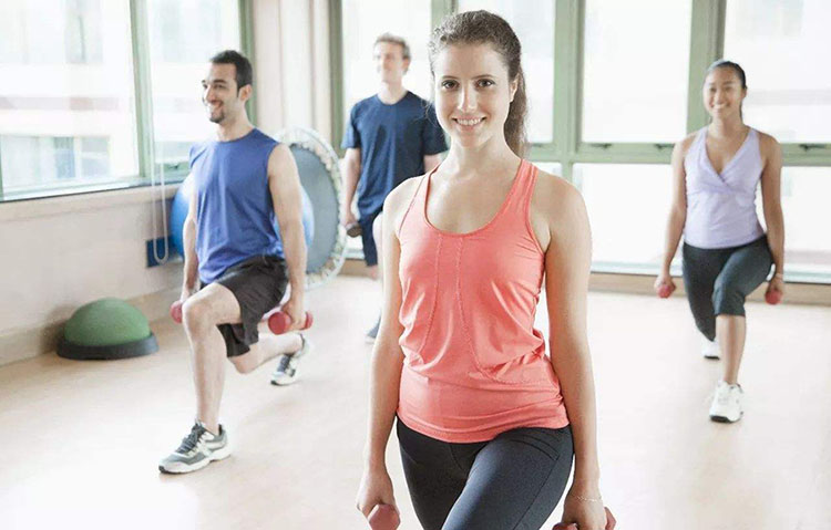 健身小知识——如何做深蹲?