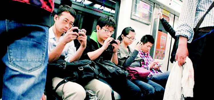 中国网民人均周上网时长逐年增加,他们都在网上做什么?