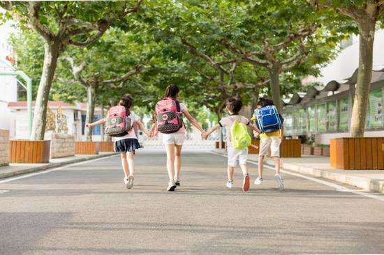 “中小学早上推迟上学”:是福还是祸?