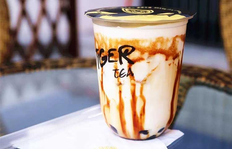 别再喝奶茶了，白开水它不香吗？