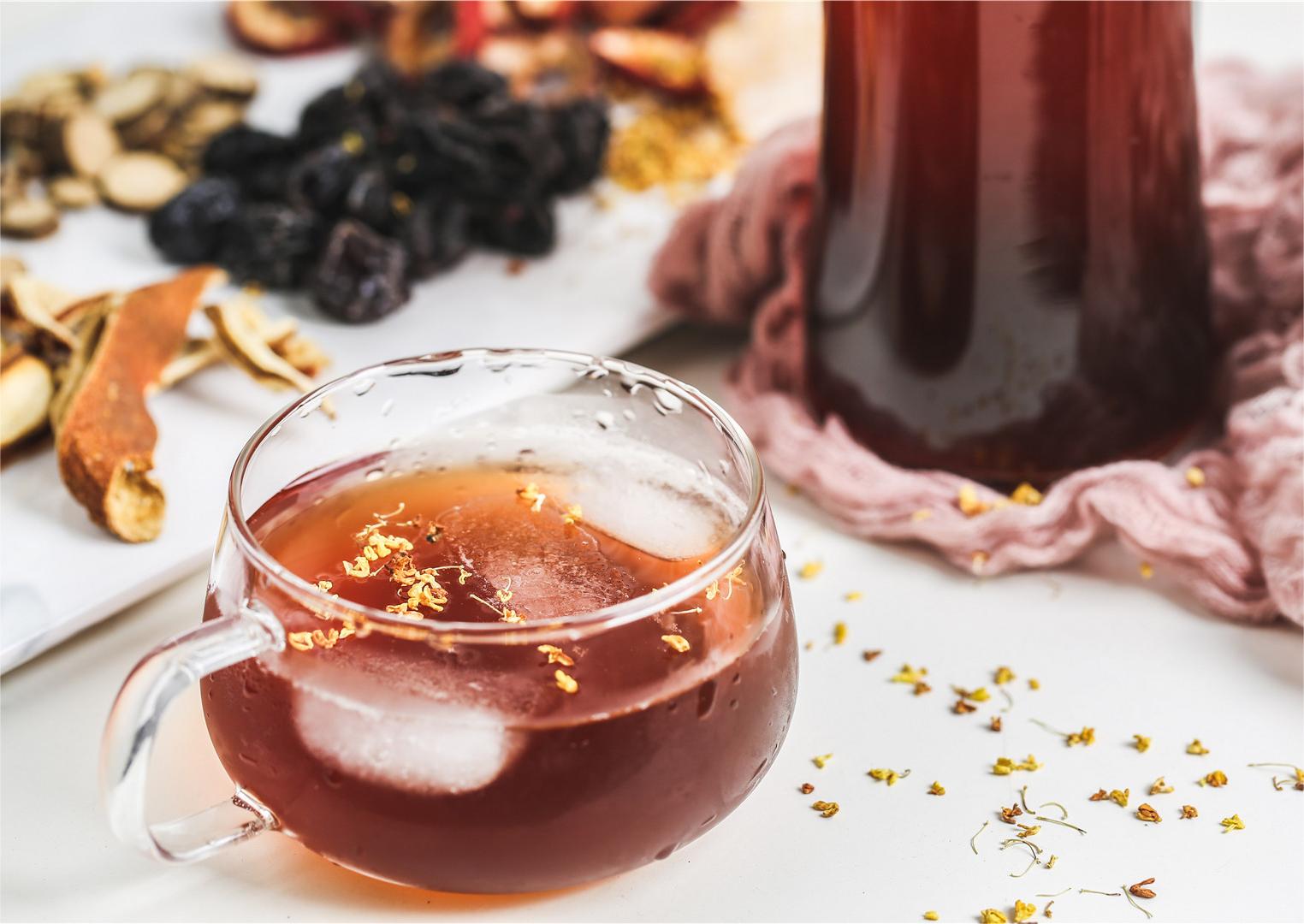 “中药房配酸梅汤”火了，中药茶饮在年轻人中走红