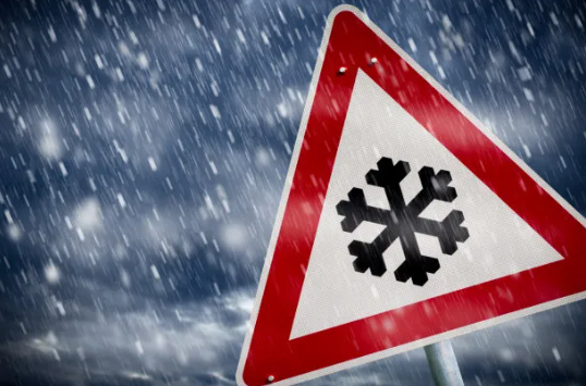 大҈暴҈雪҈！今冬最强冷空气来袭！雪天注意事项请查收！