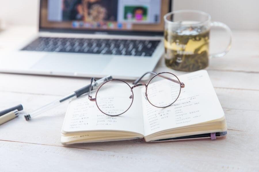 戴着防蓝光眼镜,真的防住了吗?